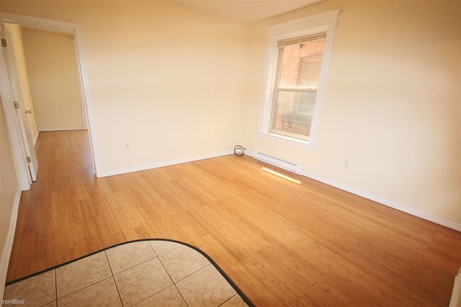 Building Photo - 1 br, 1 bath  - 326 Melwood Ave  for August