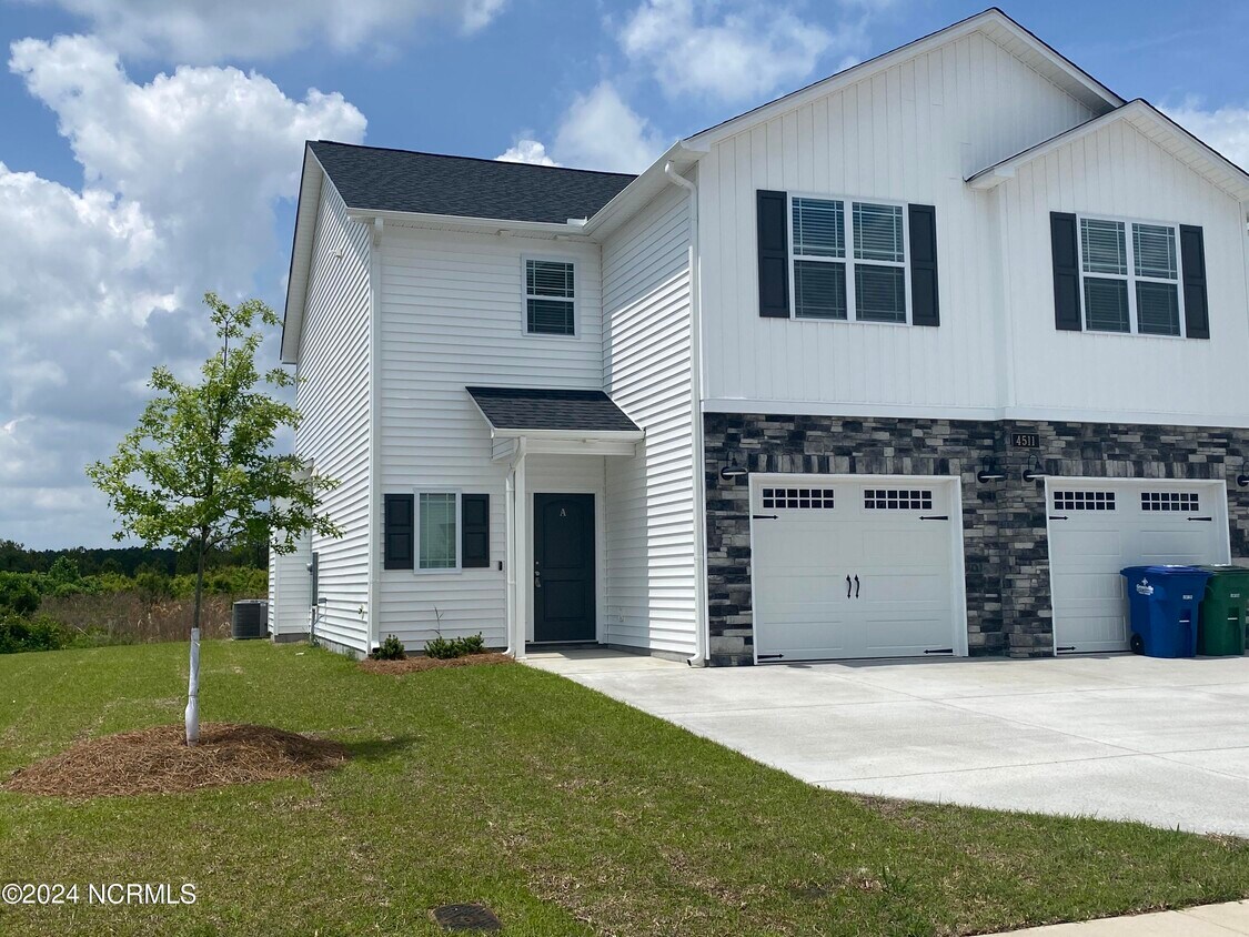 Foto principal - 4511 Laurel Rdg Dr