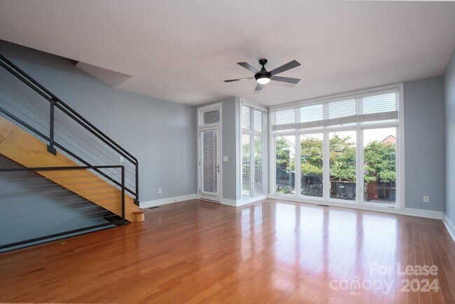 Foto del edificio - 1947 Abbott St