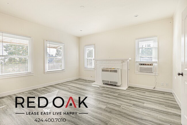 Building Photo - ~LOW DEPOSIT~ Charming Two Bedroom with In...