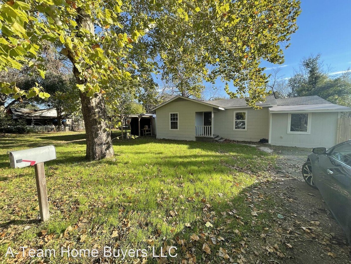 Foto principal - 3 br, 1 bath House - 212 Olive St