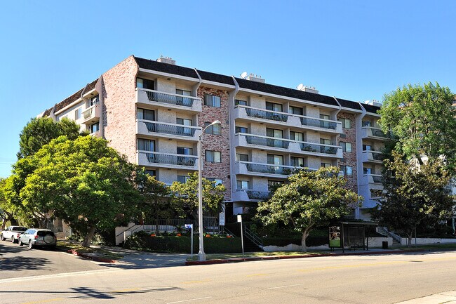 Building Photo - 1293 S Beverly Glen Blvd