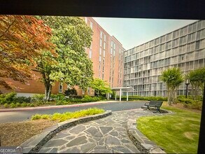 Building Photo - 3060 Pharr Ct N Northwest