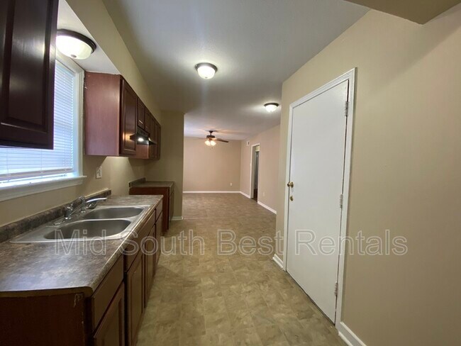 Foto del edificio - 3988 Oakshire St