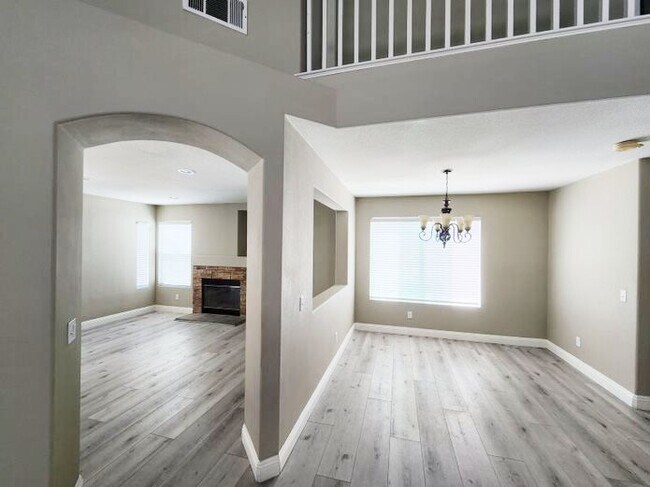 Building Photo - 948 Bingham Dr
