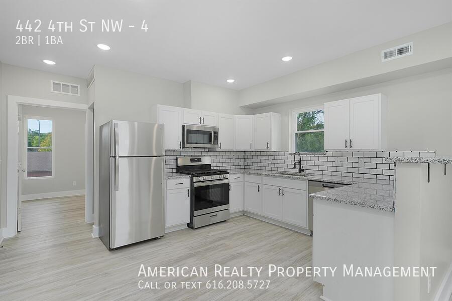 Foto principal - 442 4th St NW