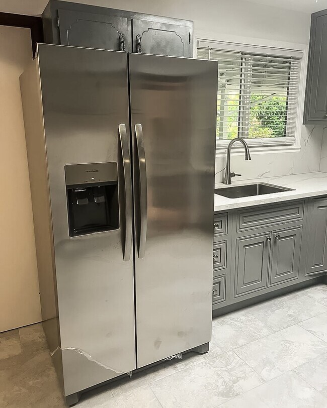 Foto del edificio - 2285 Pulgas Ave