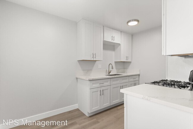Building Photo - 2 br, 1 bath Apartment - 1804 W 78th St 18...