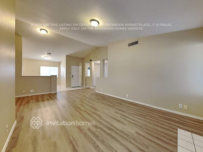 Building Photo - 8812 W Holly St