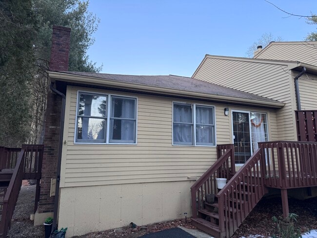 Building Photo - 30 E Bluff Rd