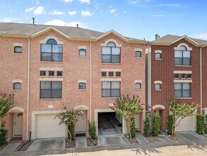 Building Photo - 8715 Meadowcroft Dr