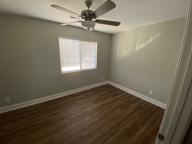 bedroom - 1200 Pinegrove Dr