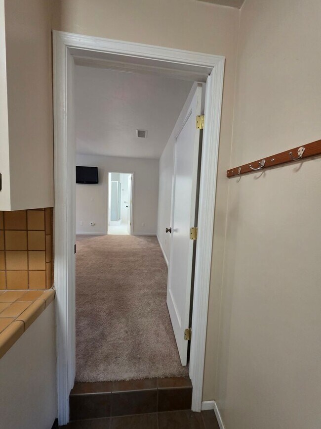 Foto del edificio - 1510 W Beverly Dr