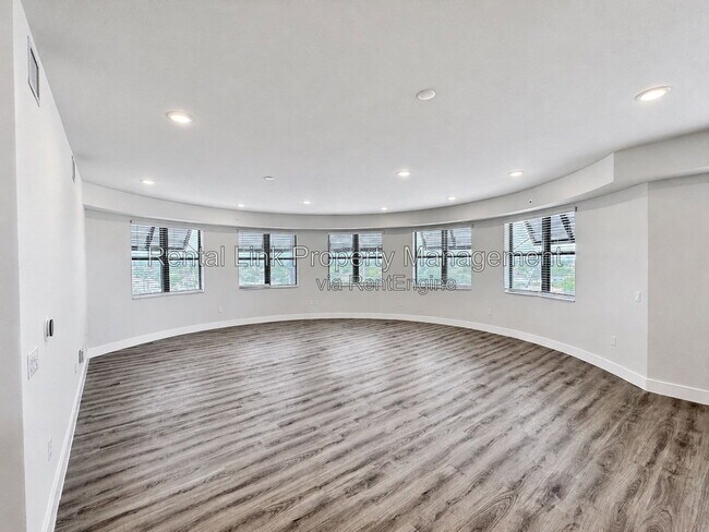 Foto del edificio - 414 Cape Coral Pkwy E