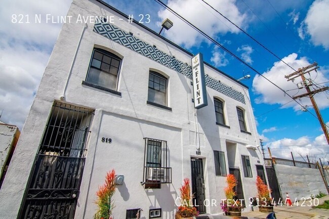 Building Photo - 821 N Flint Ave