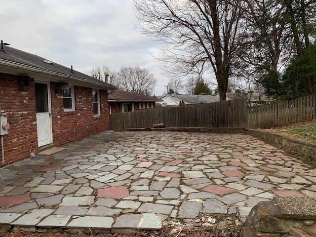 Patio - 423 McKinley Ave
