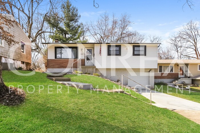 Primary Photo - Comfortable and Stylish 3 Bedroom Home