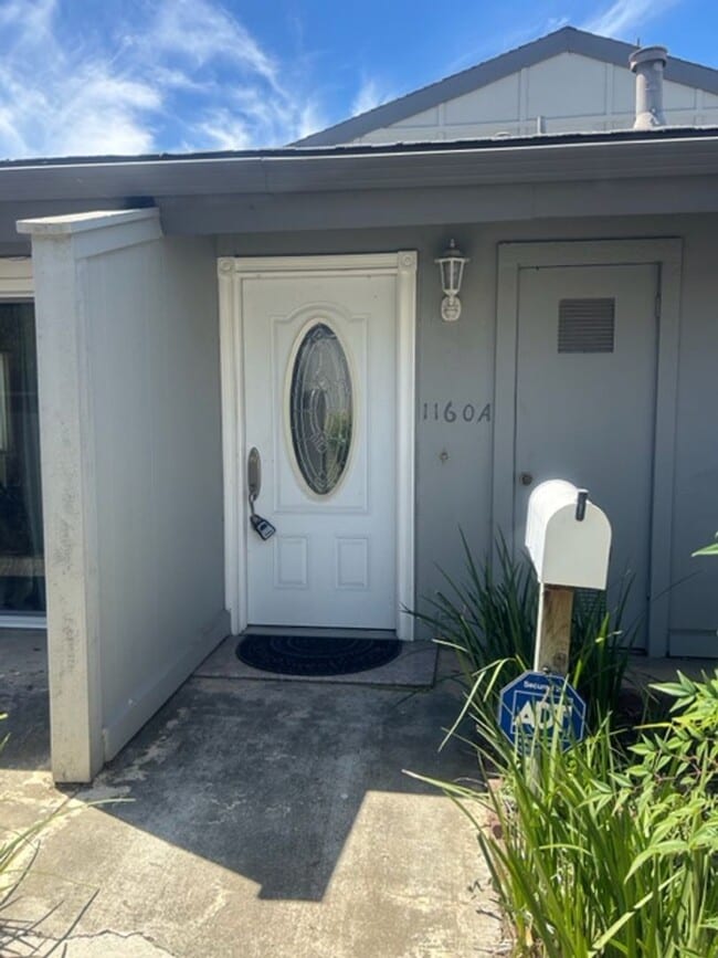 Building Photo - Afordable and spacious Concord 2/1 townhome