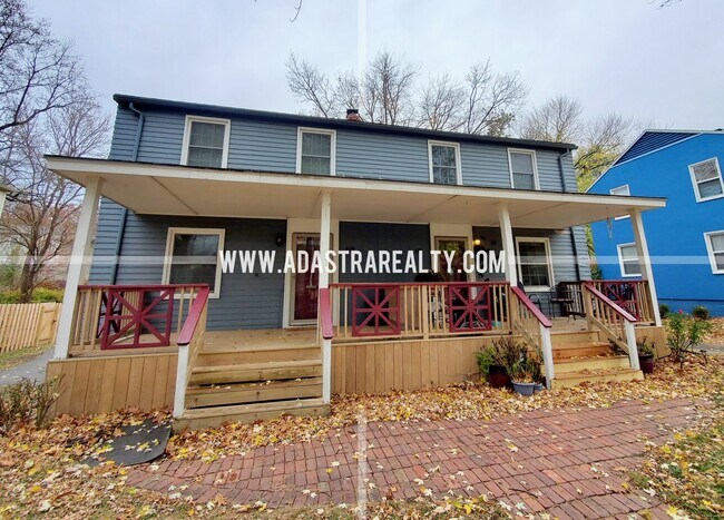 Foto del edificio - Beautiful Brookside Duplex-Coming SOON!!