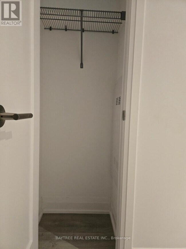 Photo du bâtiment - 65 Broadway Ave