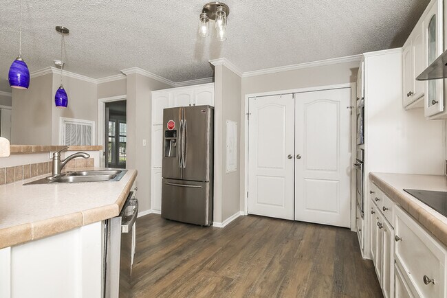 Foto del edificio - 109 Hillmont Ct