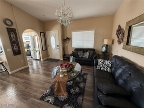 Building Photo - 401 Amber Pine St
