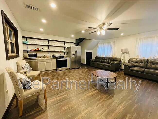 Foto del edificio - 1189 Iris Lake Rd