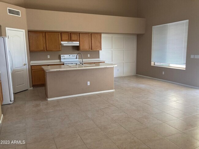 Building Photo - 9481 W Runion Dr