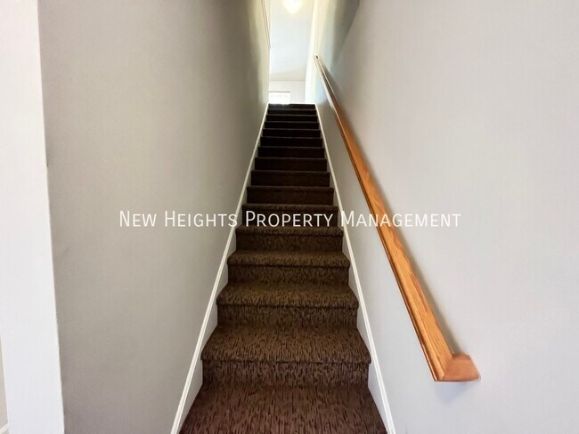 Building Photo - Spacious 3 Bedroom North Charleston!