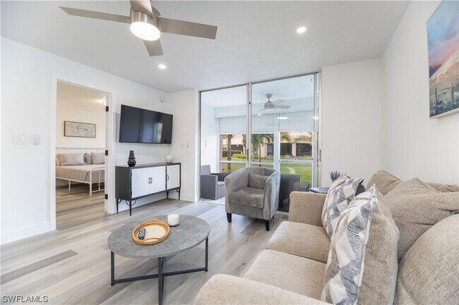 Foto del edificio - 200 Forest Lakes Blvd