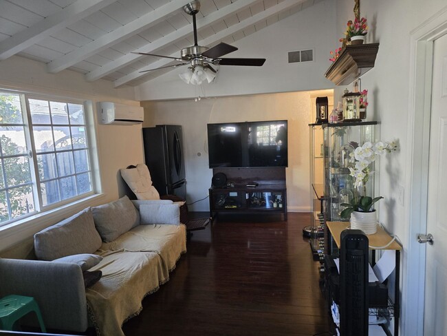 Cozy Rental in Garden Grove for Lease - Cozy Rental in Garden Grove for Lease House