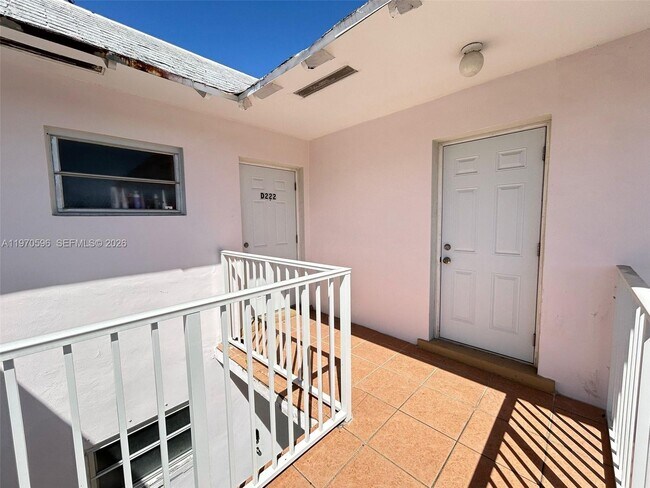 Foto del edificio - 7426 SW 82nd St