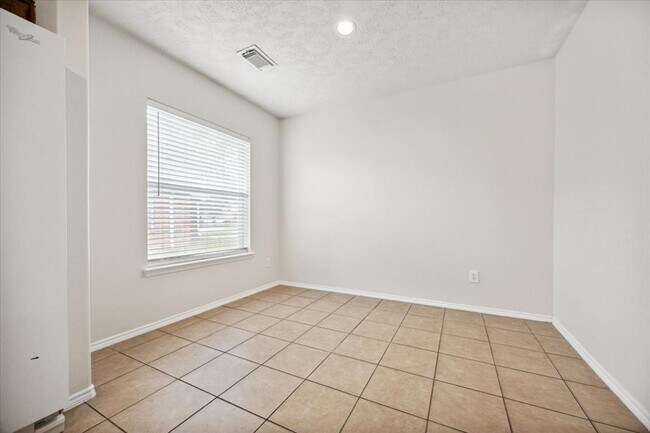Foto del edificio - Charming 3-Bed, 2-Bath Home in Katy!