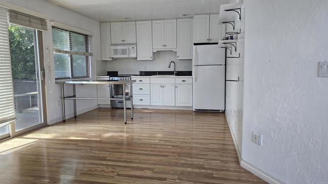 Foto del edificio - 735 Avocado Ct