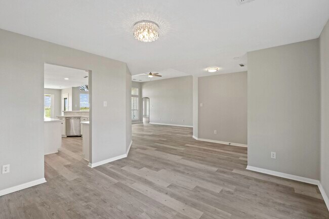 Building Photo - 2445 Woods Rd