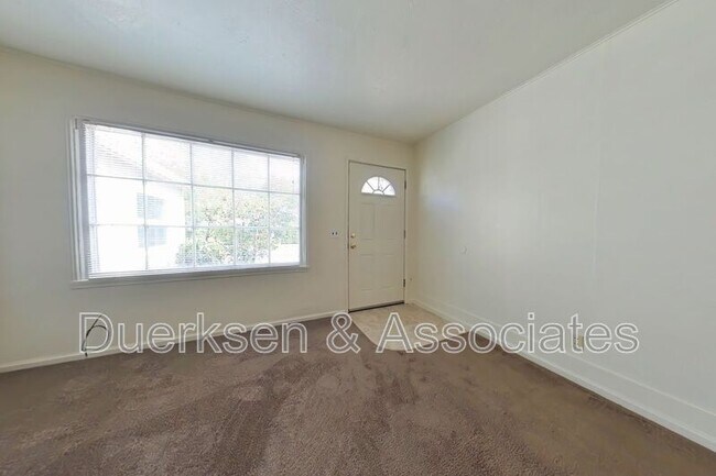 Foto del edificio - 712 NW Kings Blvd