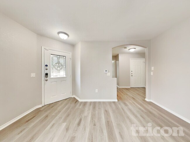 Building Photo - 6647 Hartnet Fields