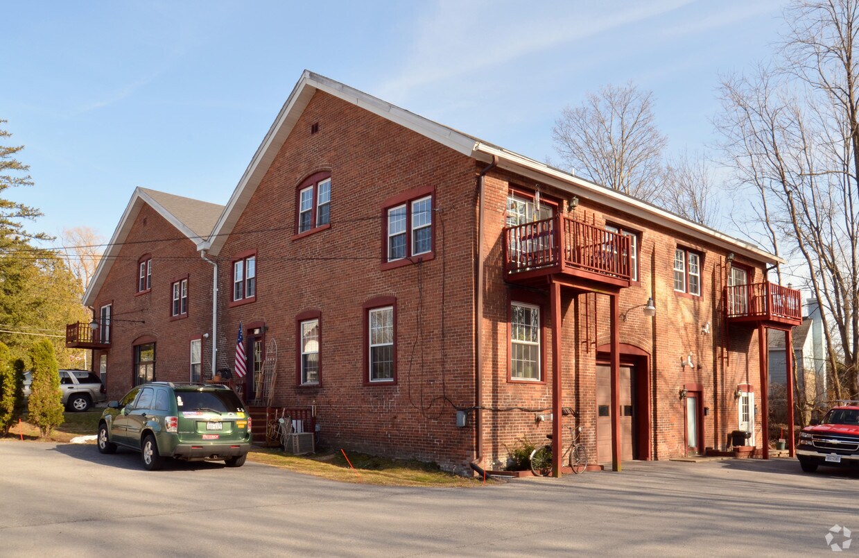 Foto principal - 525 Maple Ave