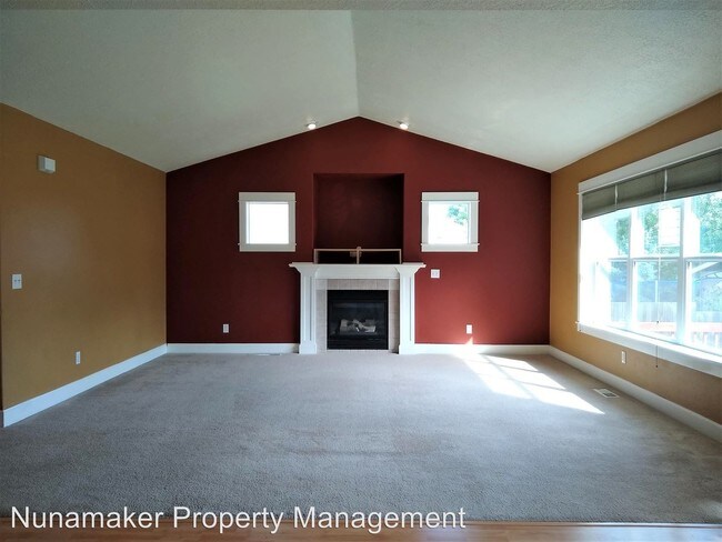 Building Photo - 4 br, 3 bath House - 947 28th Street
