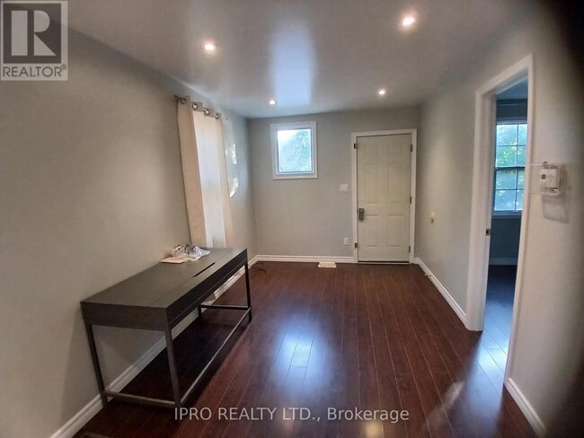Building Photo - 367 Kipling Ave