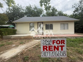 Building Photo - 2311 Potosi St