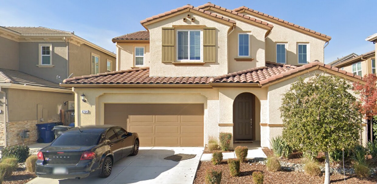 Primary Photo - $500 MOVE IN BONUS. HUGE Home in Caselman ...