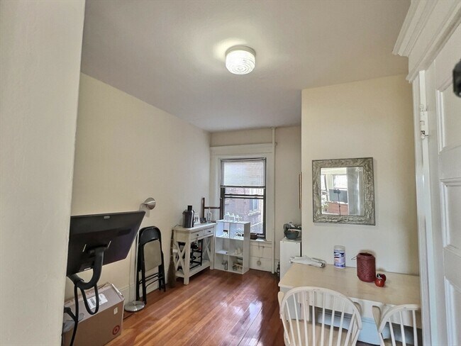 Foto del edificio - 1382 Beacon St