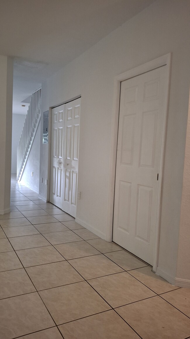 Foto del edificio - 5761 NW 115th Ct
