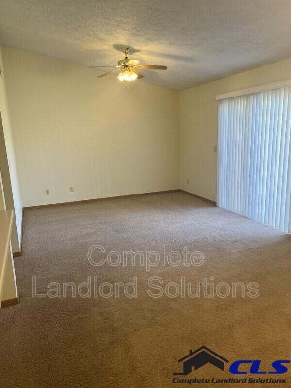 Foto del edificio - 550 College Ave