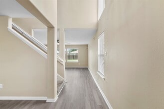 Building Photo - 2423 Pinpoint Dr
