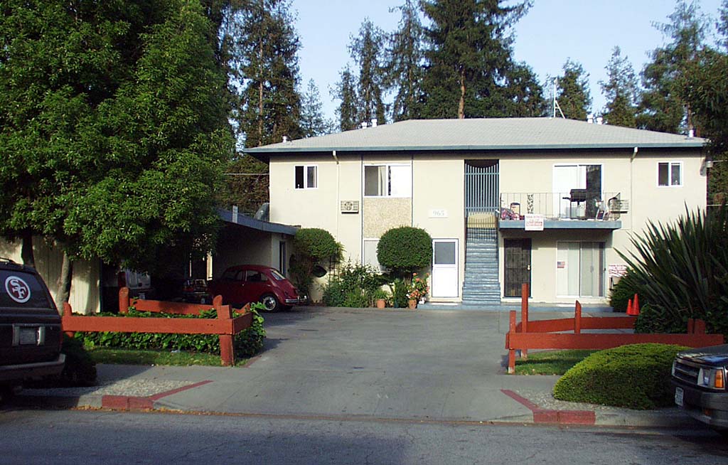 Building Photo - 961-965 Ravenscourt Ave