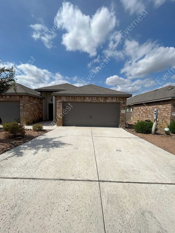 192 Joanne Cv, New Braunfels, TX 78130 Condo for Rent in New Braunfels, TX