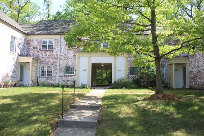 This unit is on the left side of the breezeway. - 1128 Valley Dr