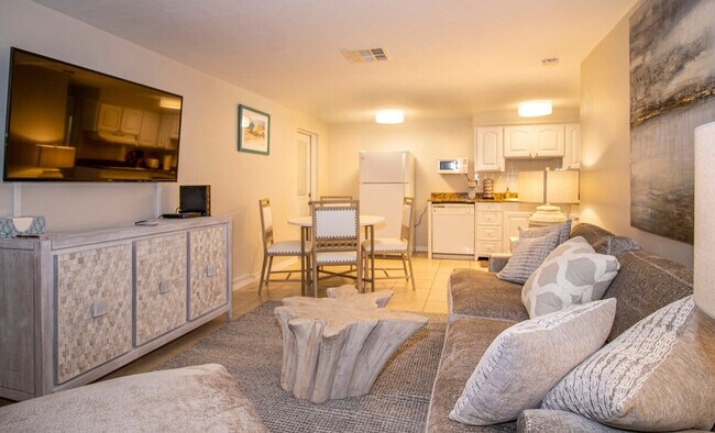 Foto del edificio - 2405 N Beach Rd